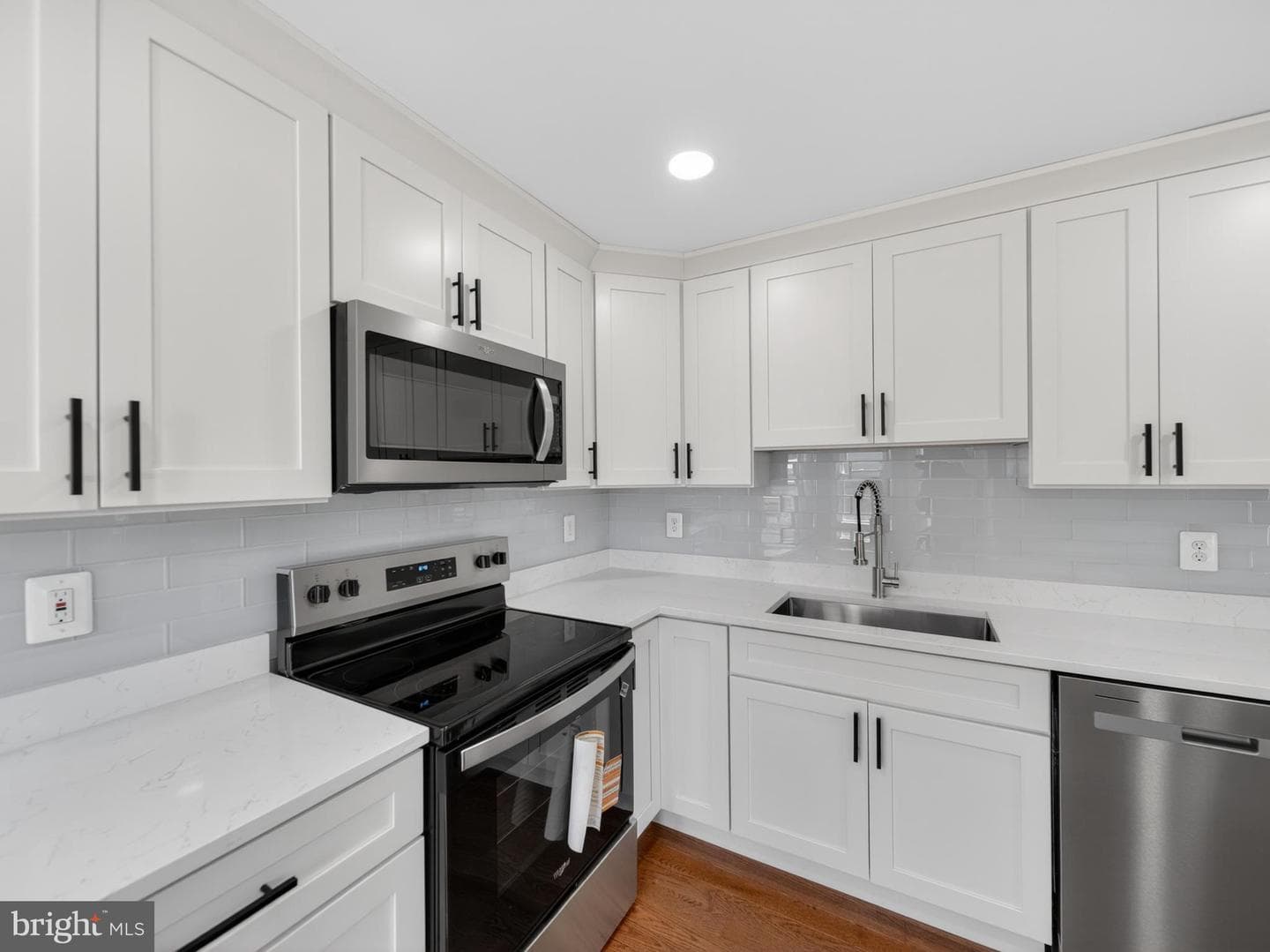 2575 Hallowing Point Road photo 5
