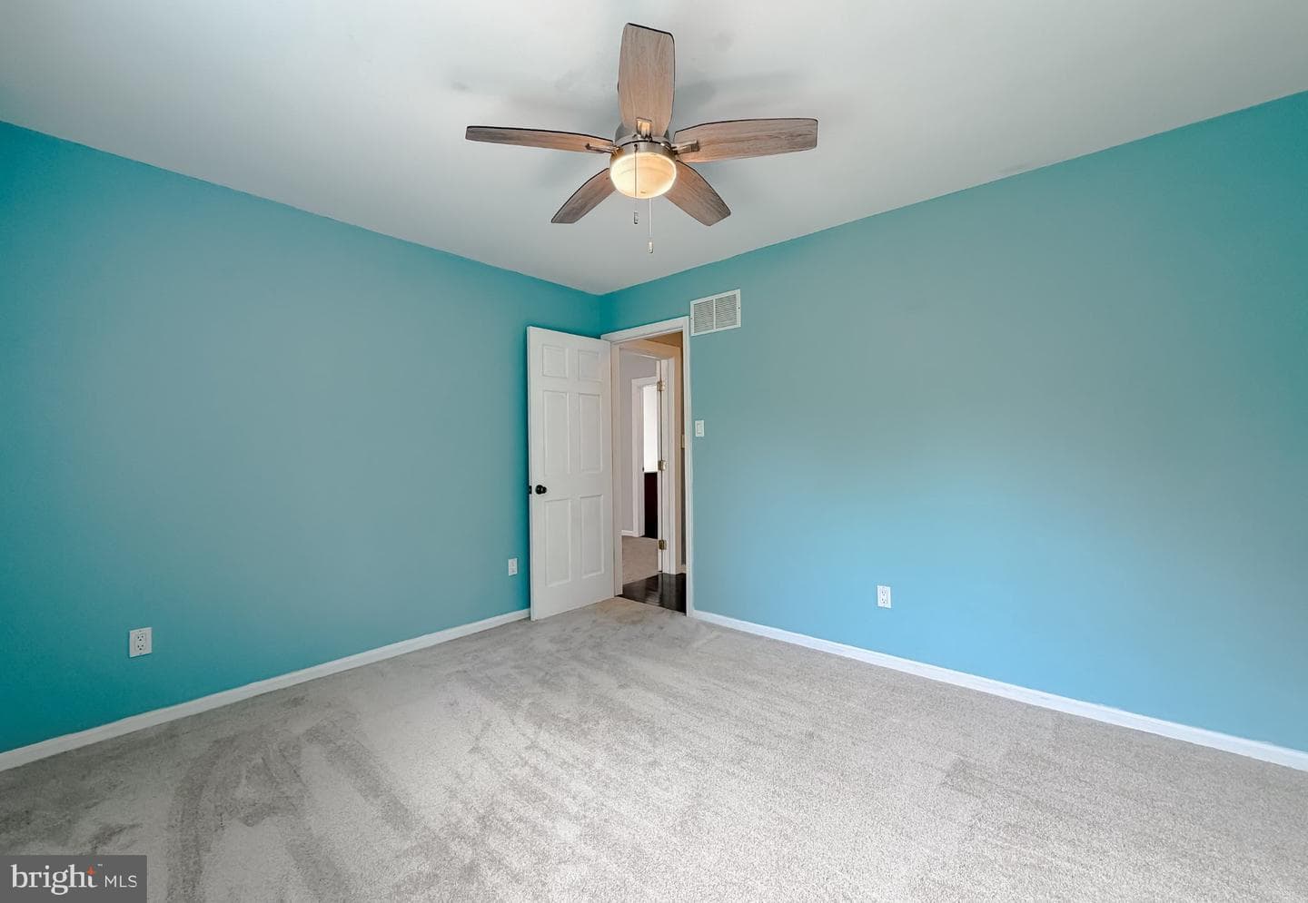 2420 Cecil Lane photo 31