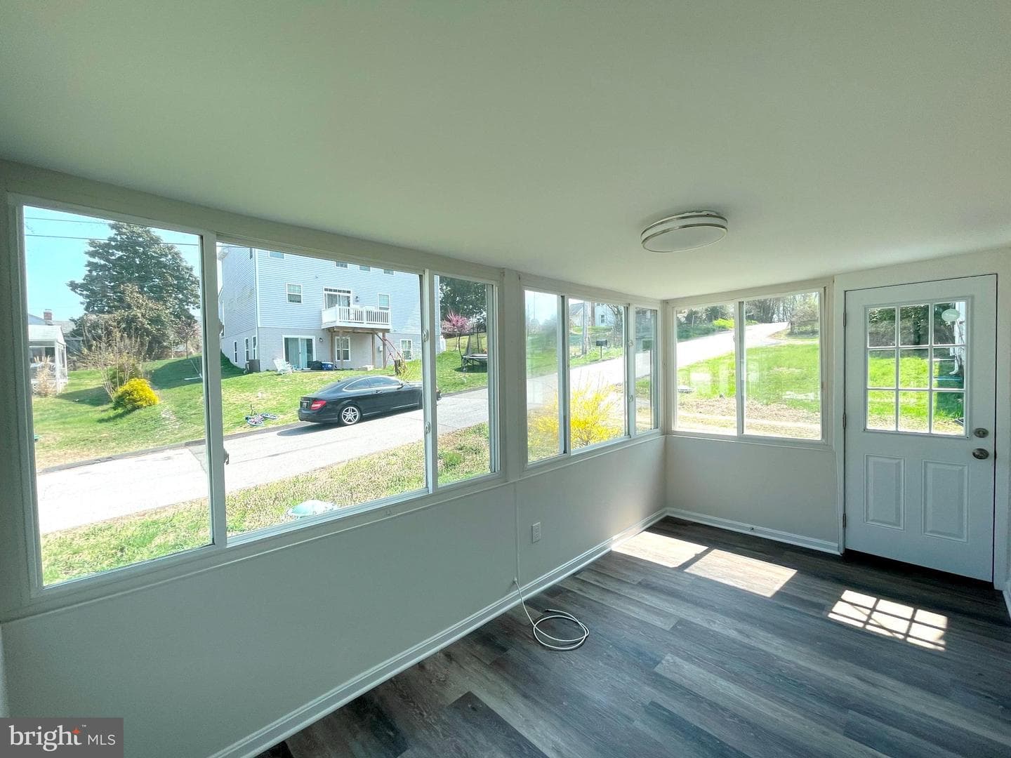 4605 Cummins Avenue photo 10