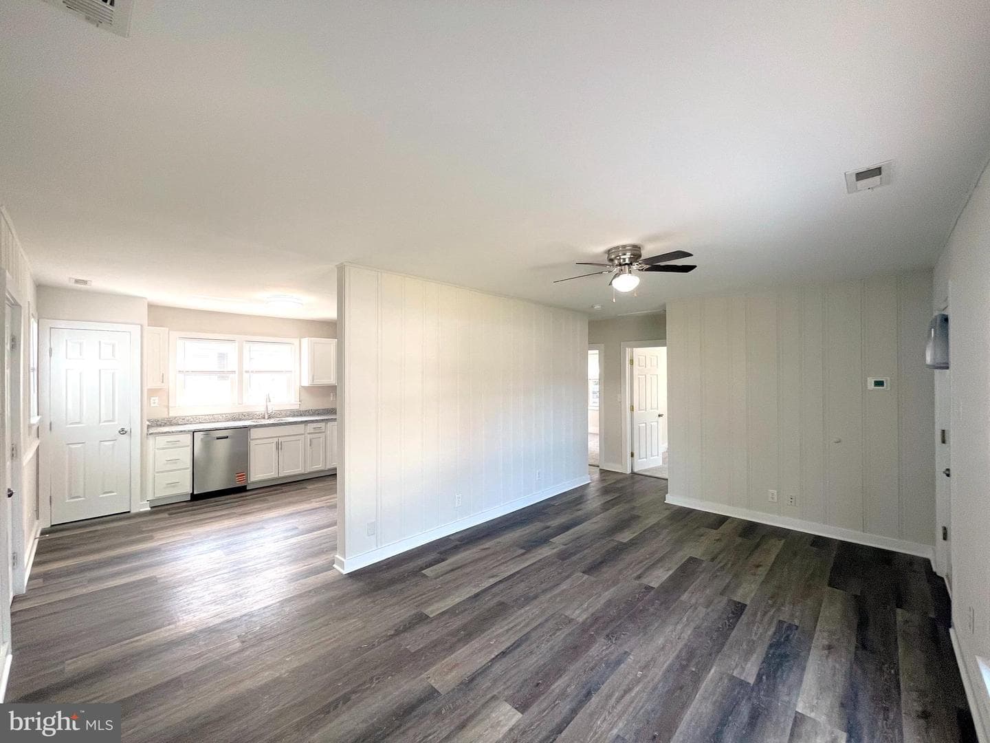 4605 Cummins Avenue photo 5