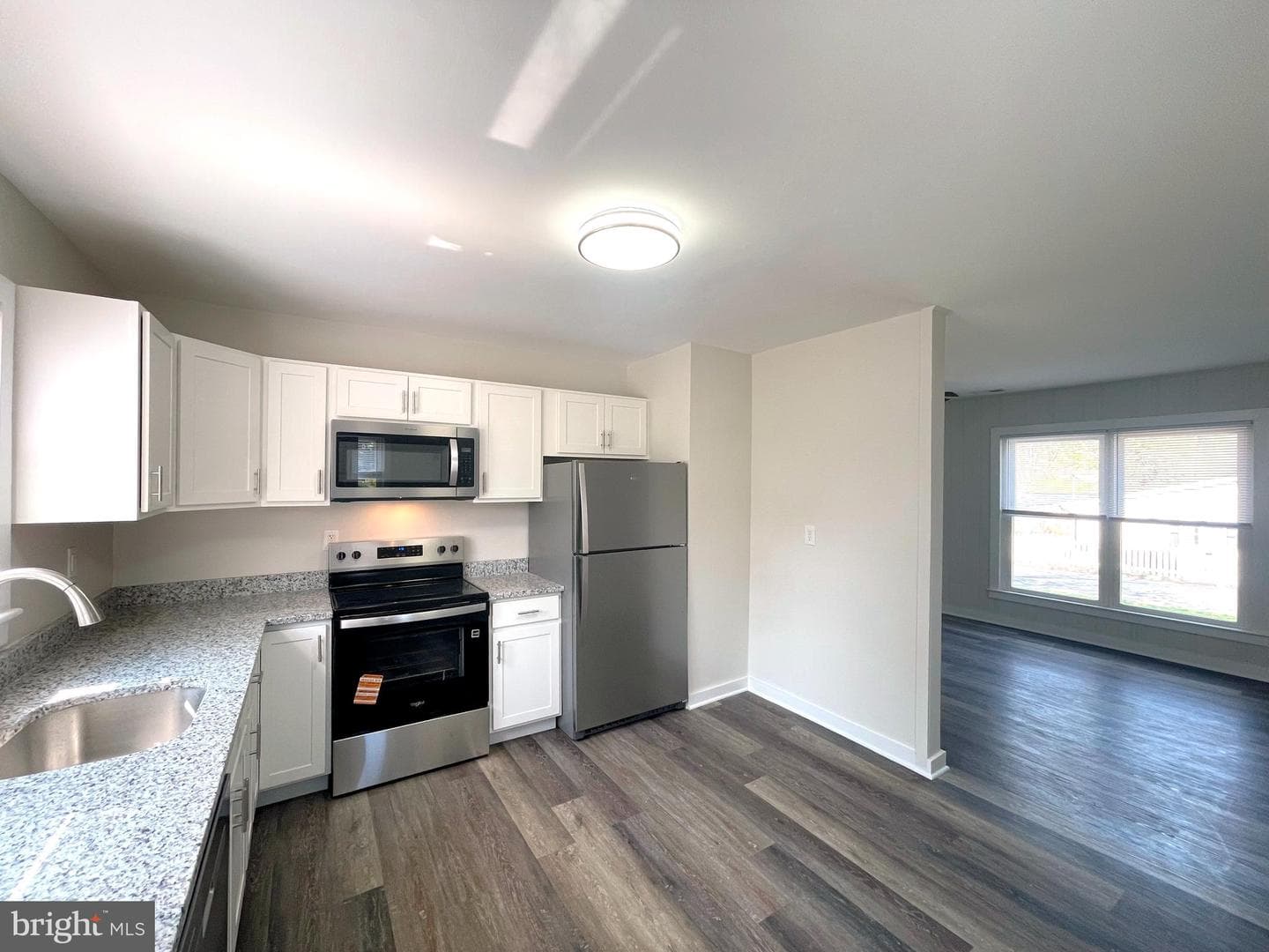 4605 Cummins Avenue photo 7