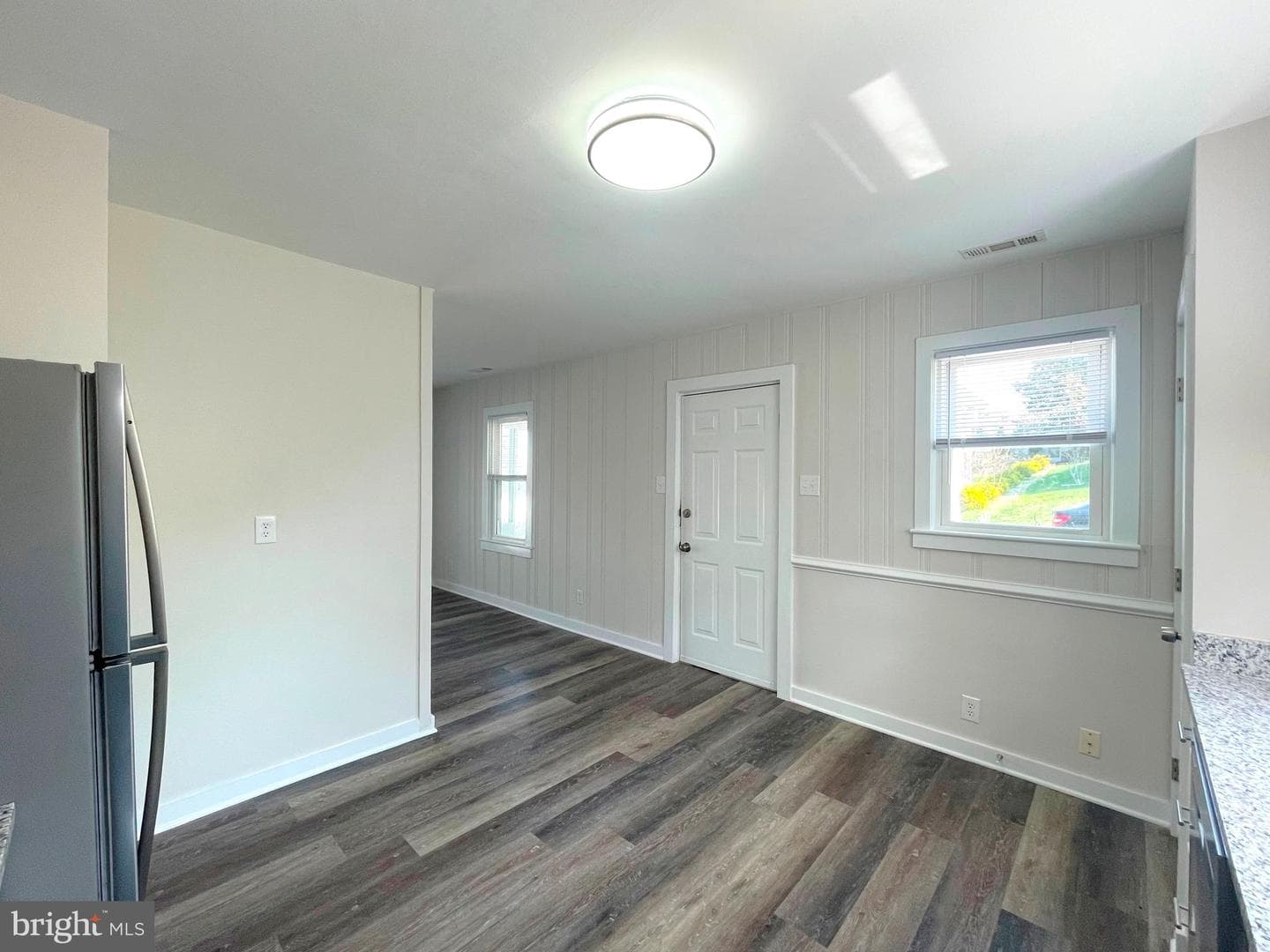 4605 Cummins Avenue photo 8