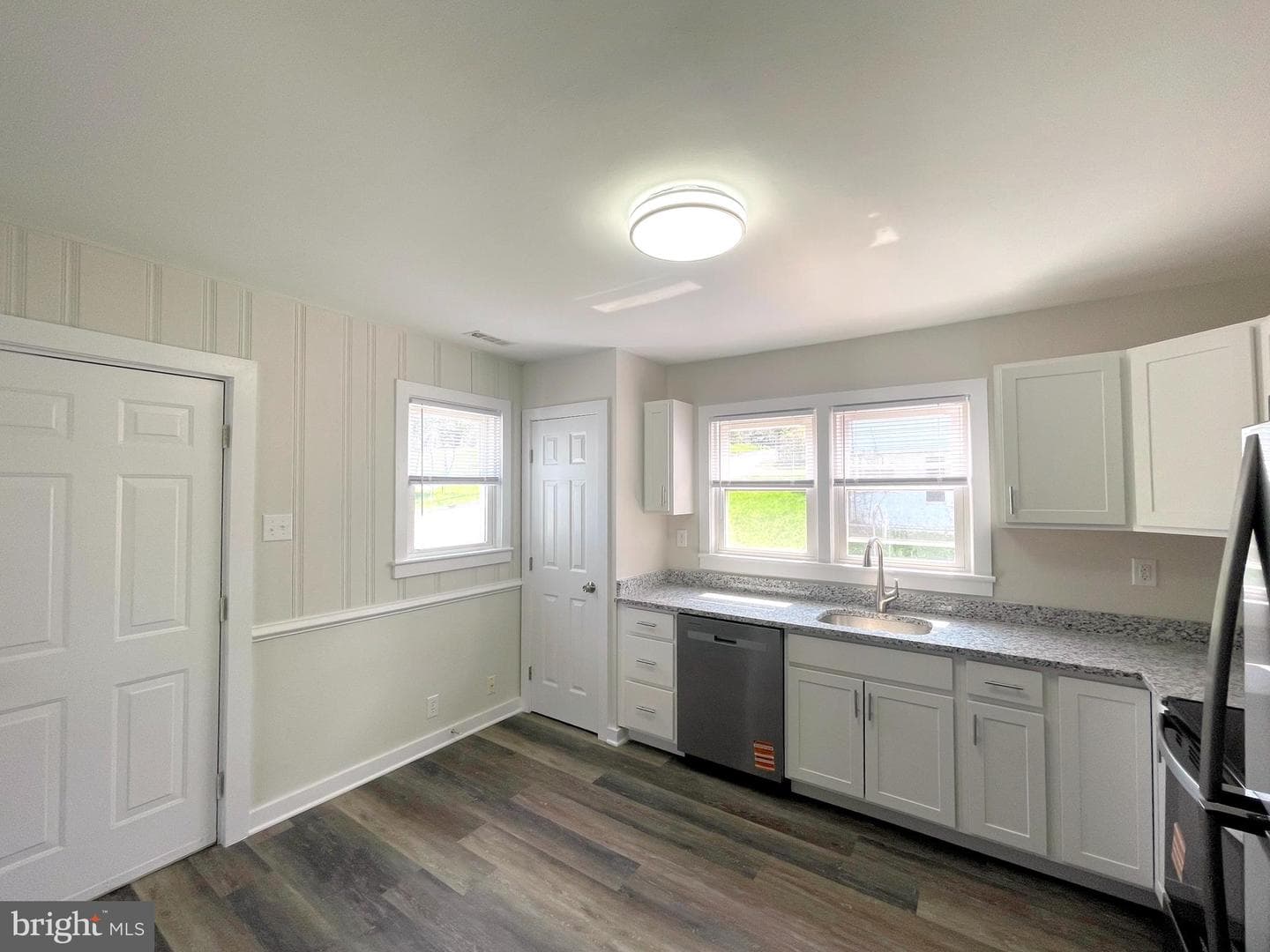 4605 Cummins Avenue photo 9