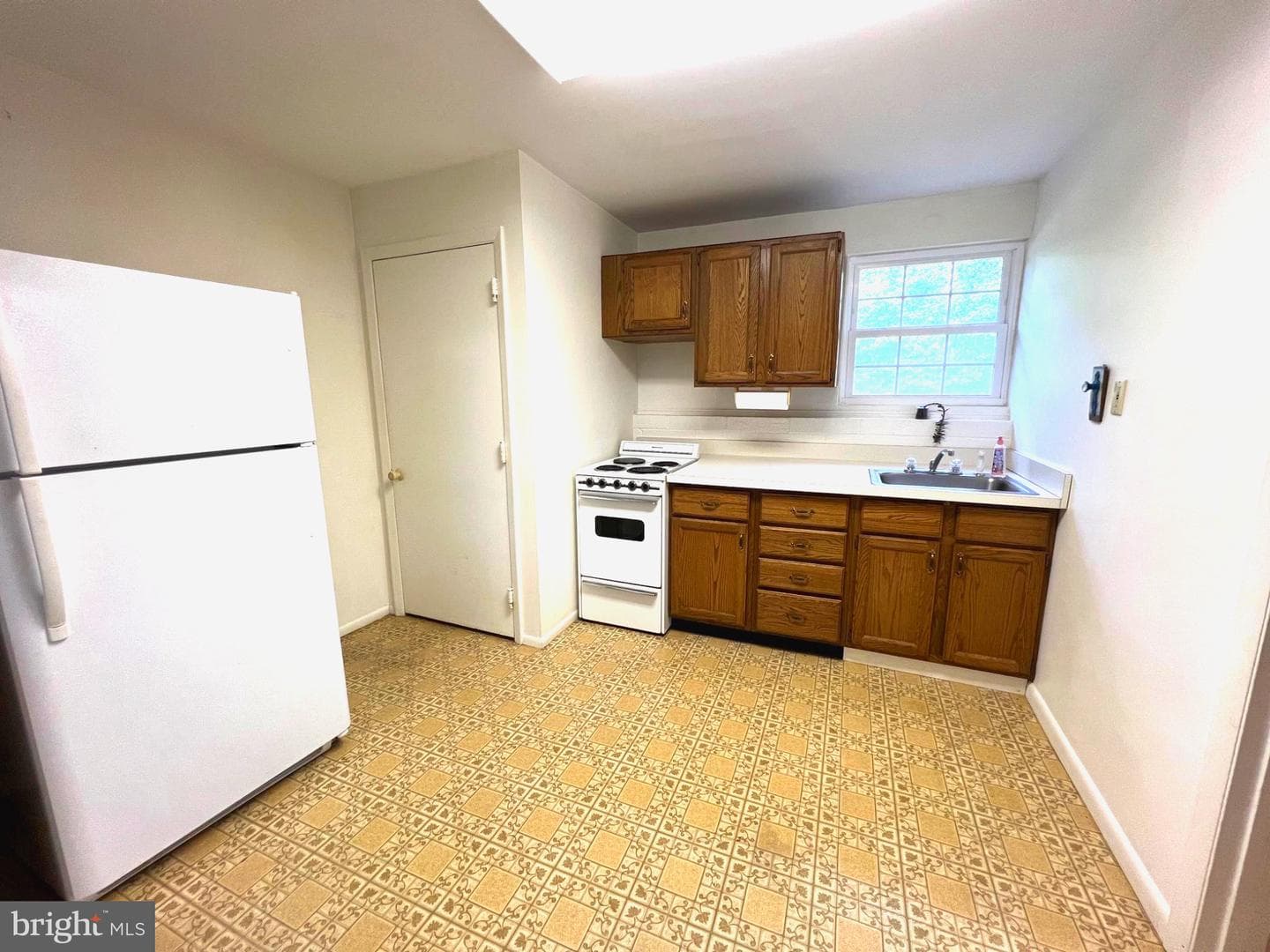 8531 Solomons Island Road photo 30
