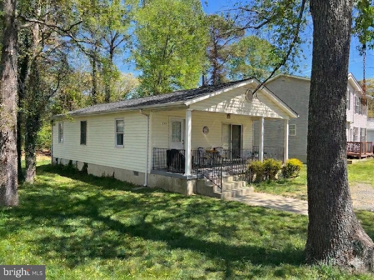 323 Laurel Drive photo 2