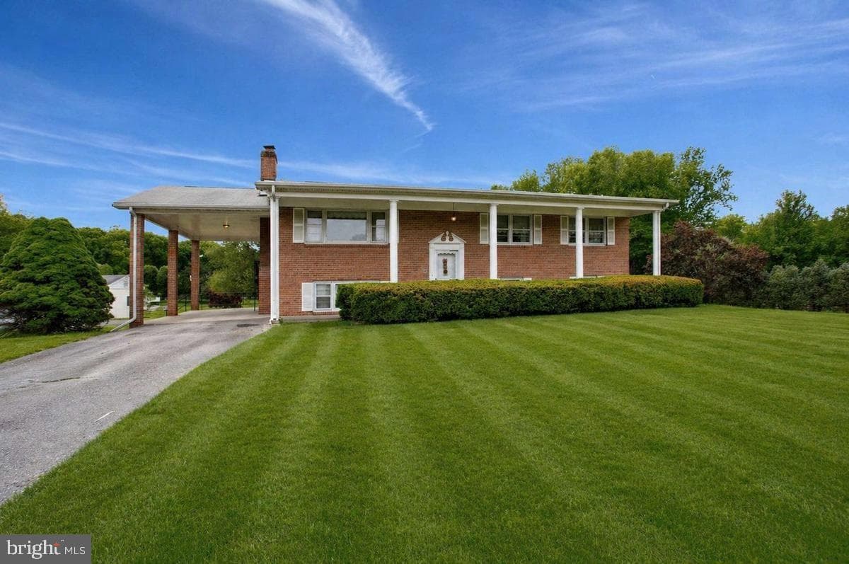 10700 Ward Road photo 2