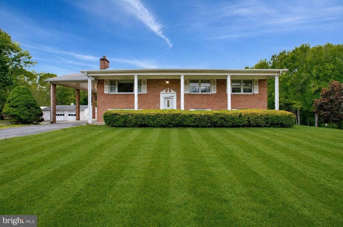 10700 Ward Road photo 3
