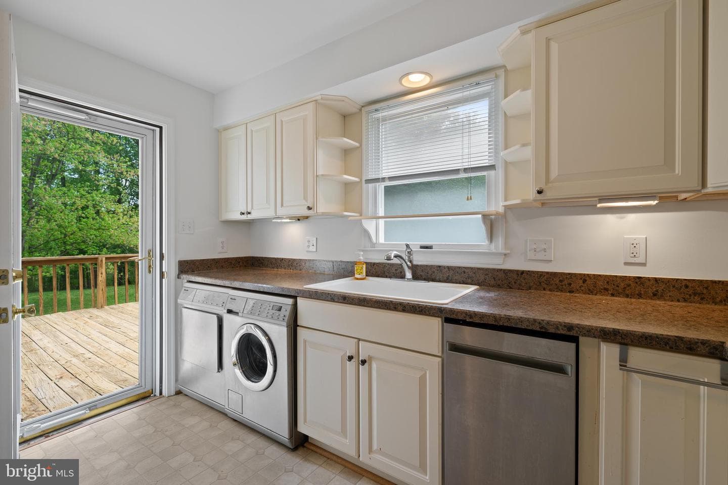 5681 Hardesty Road photo 11