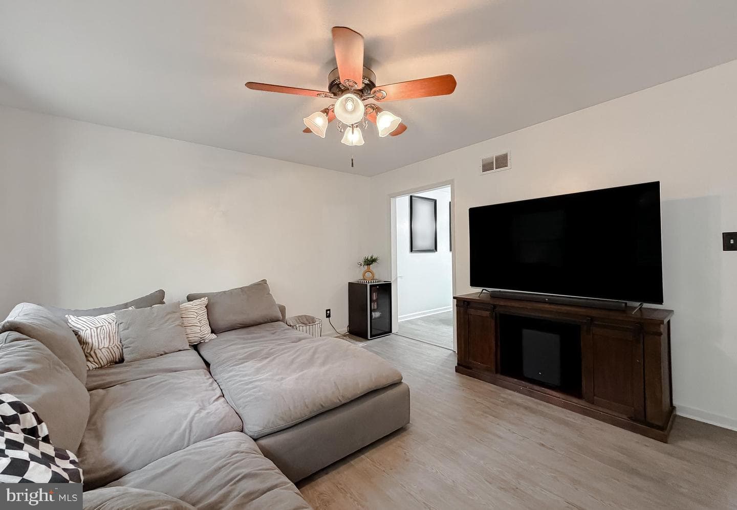 605 Mermaid Court photo 5