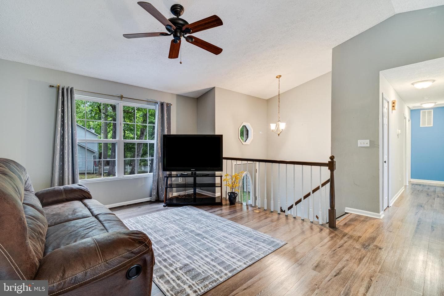 1197 Golden West Way photo 4