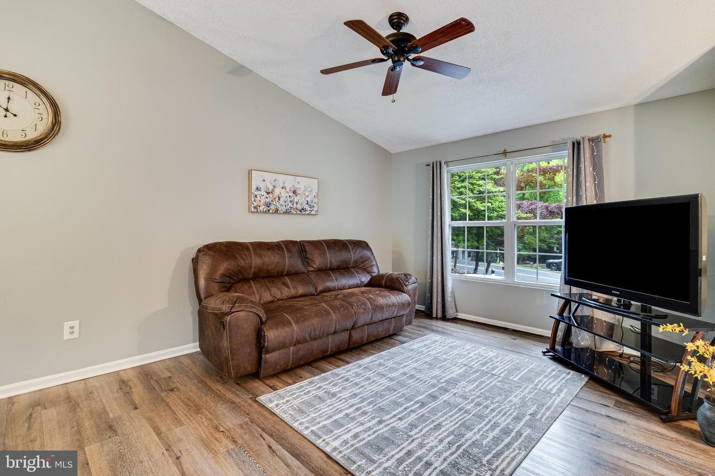 1197 Golden West Way photo 5