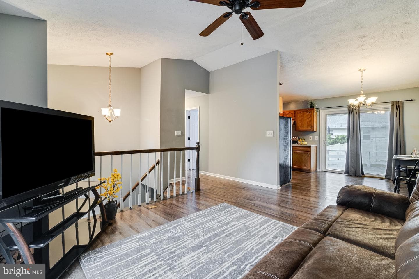 1197 Golden West Way photo 6