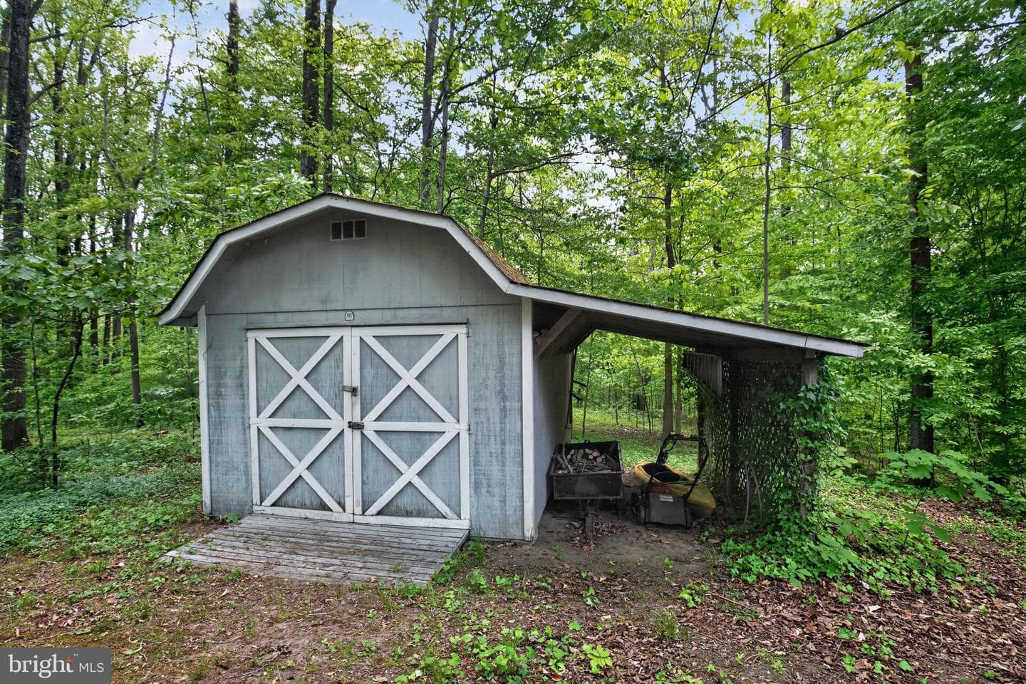 960 Dalrymple Road photo 46
