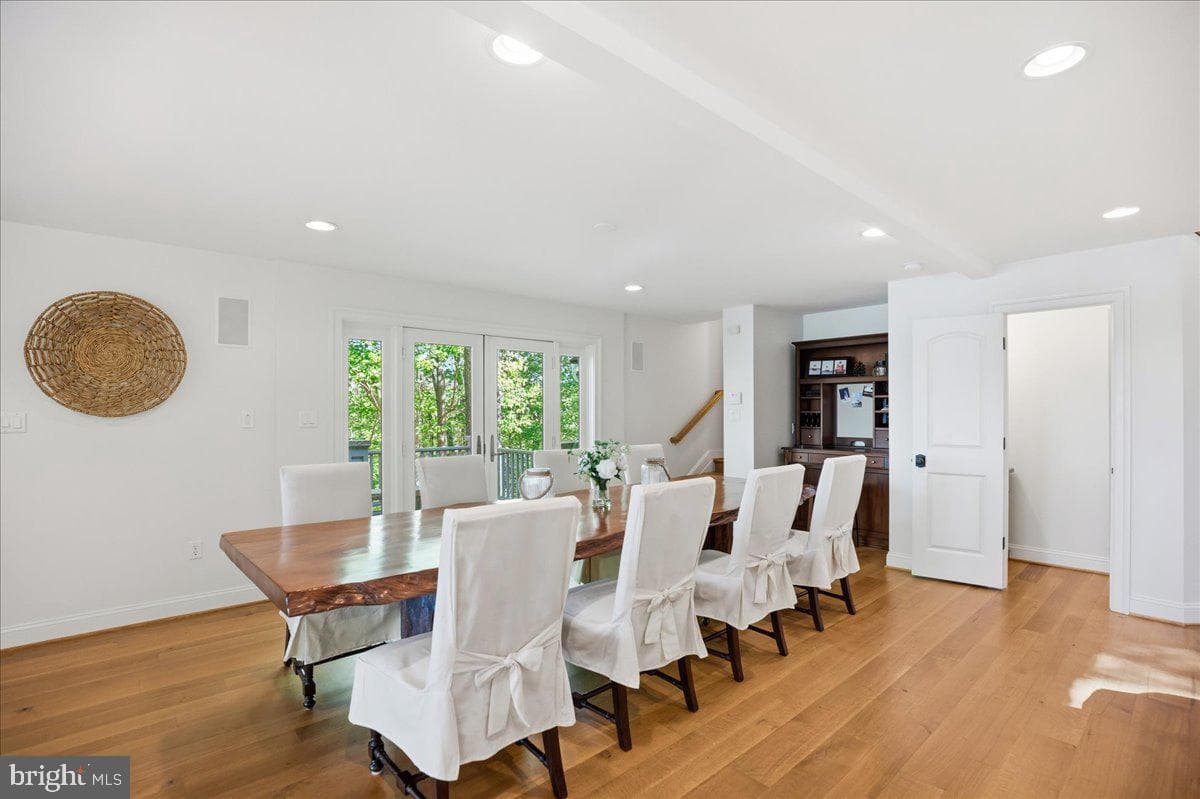 7335 Perry Lane photo 31