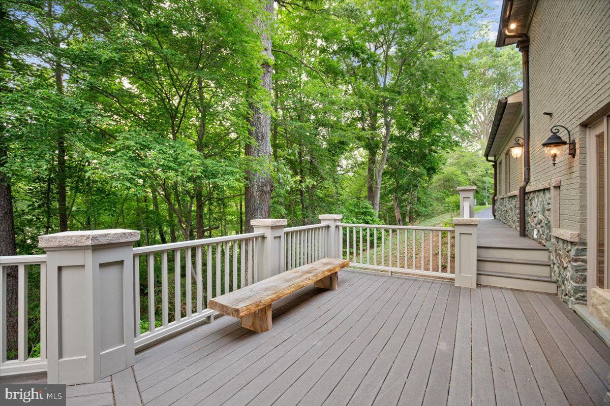 7335 Perry Lane photo 36