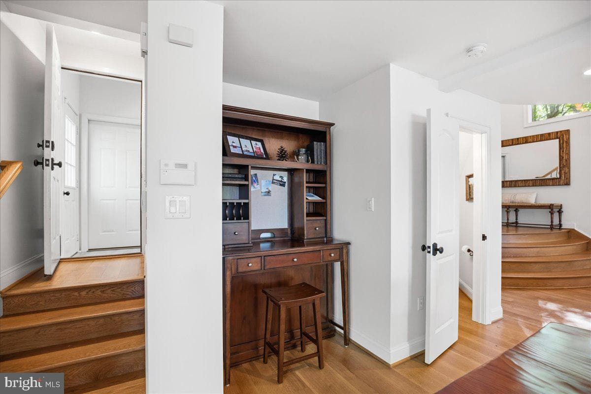 7335 Perry Lane photo 38