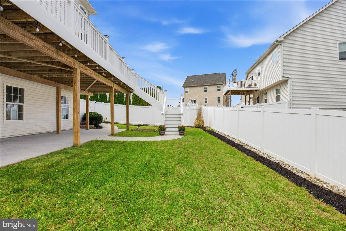 613 Yearling Drive photo 17