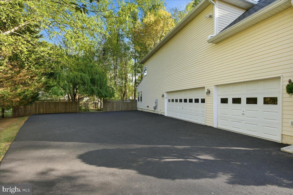 3285 Channel Court photo 114