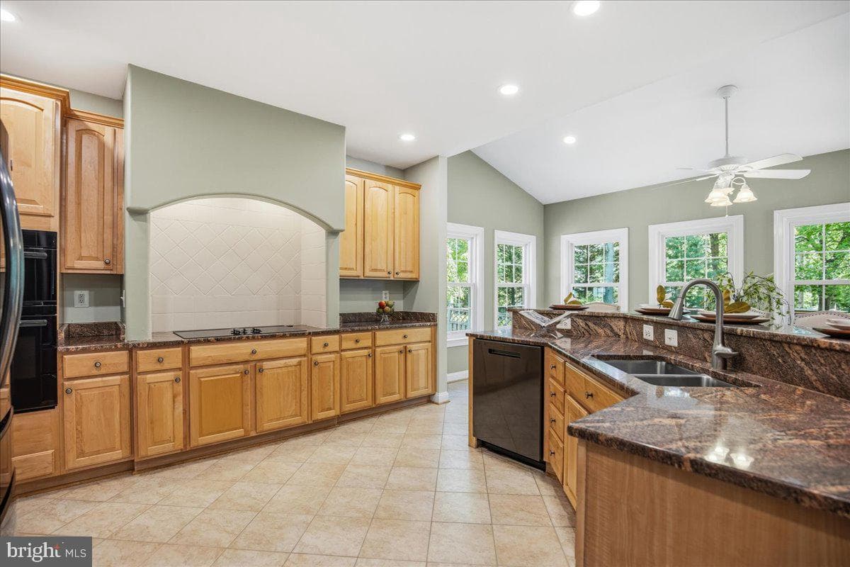 3285 Channel Court photo 42