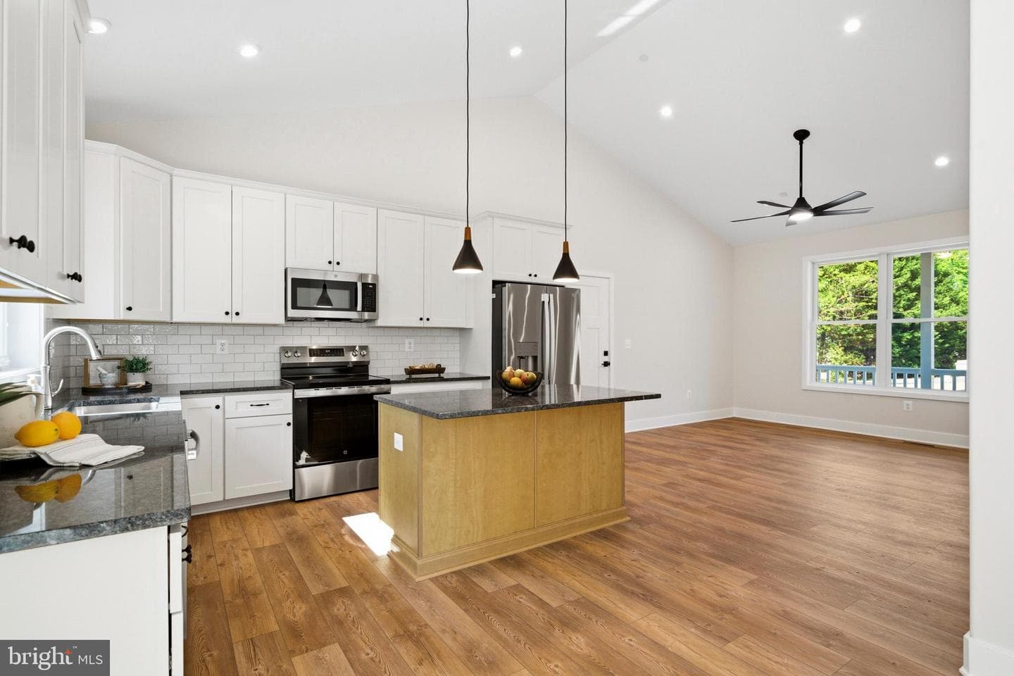 1362 Solomons Island Road photo 12