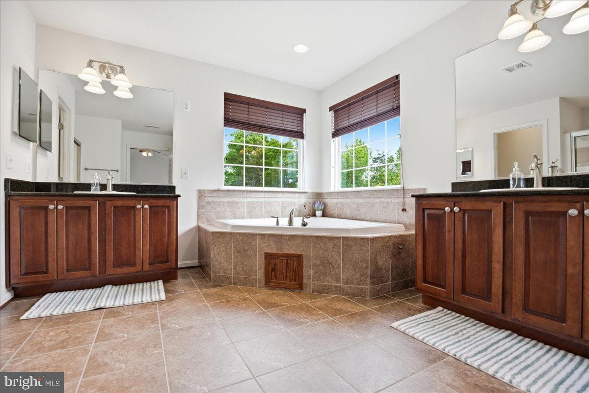 115 Thoroughbred Drive photo 32