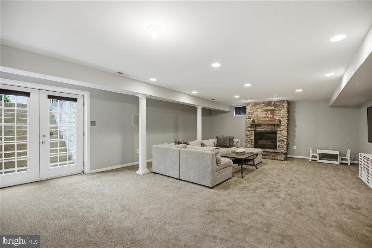 115 Thoroughbred Drive photo 38