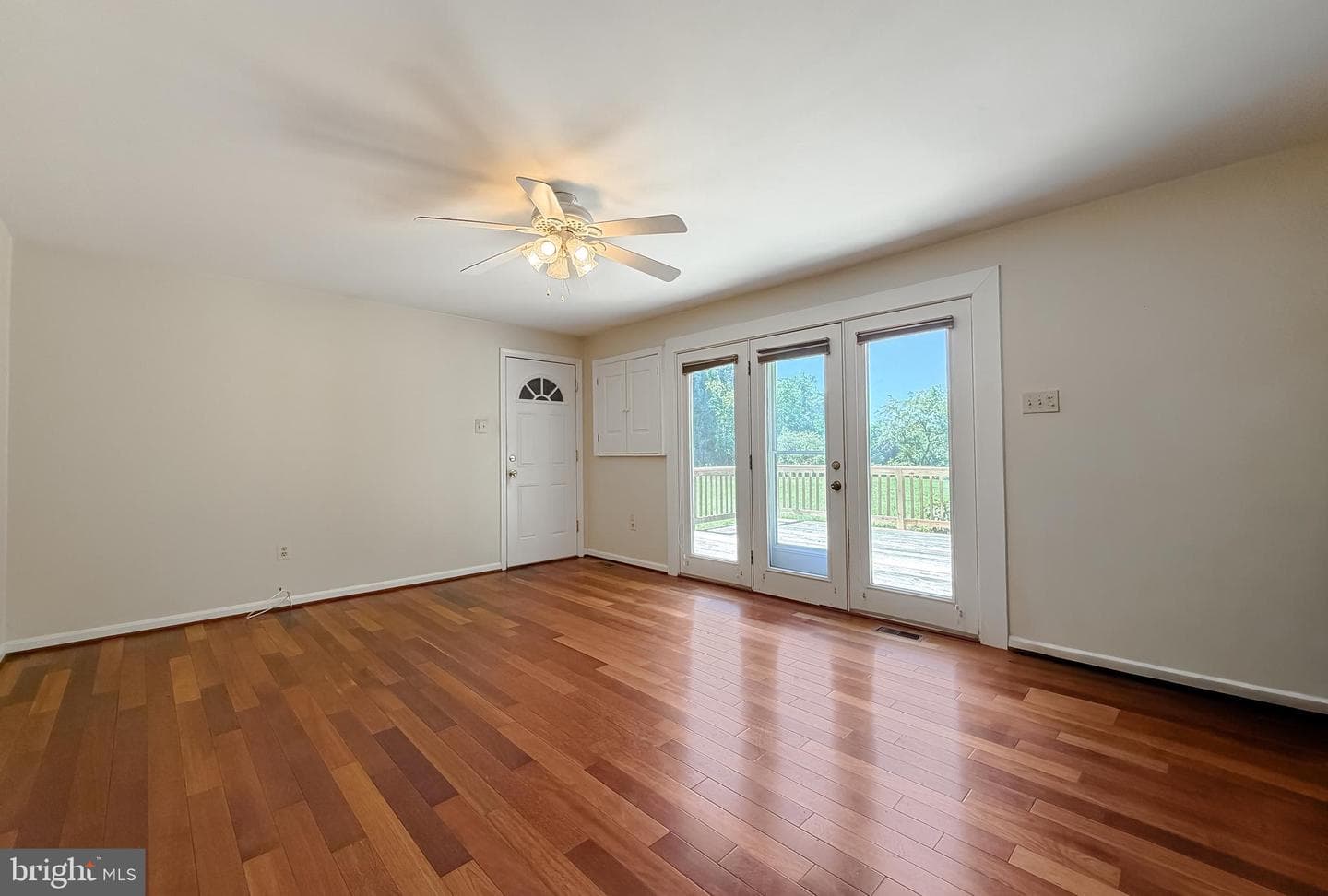 811 Cove Point Road photo 3
