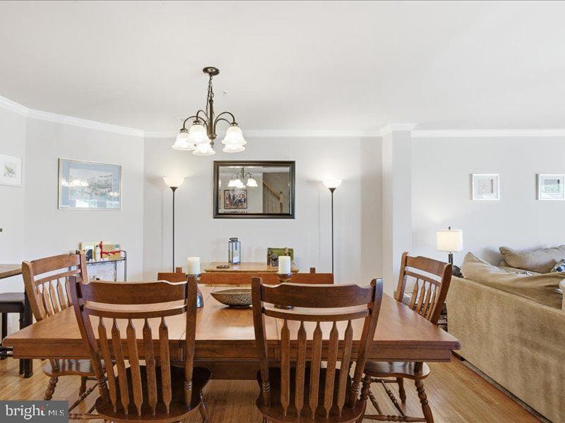 4013 Seagate Square photo 13