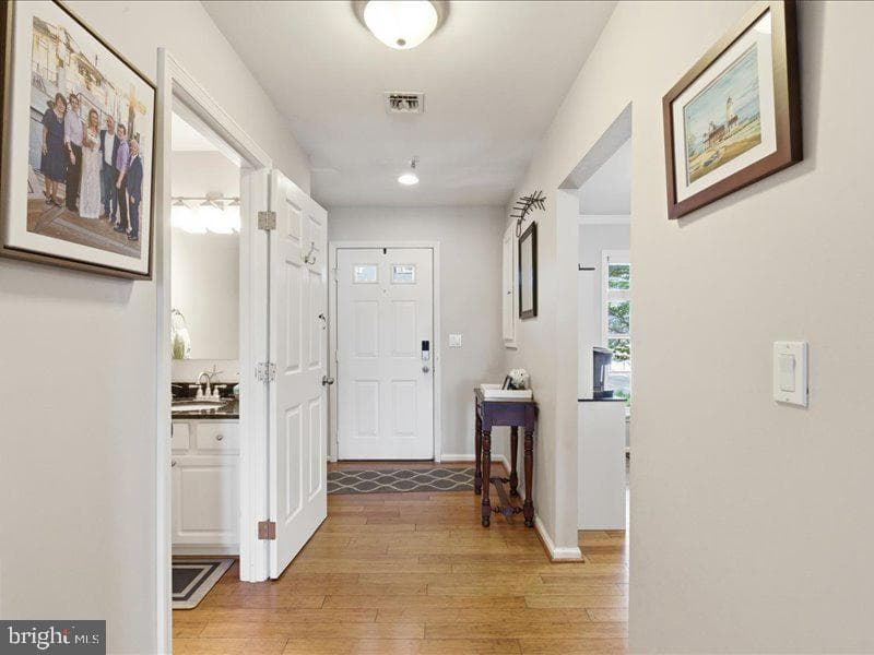 4013 Seagate Square photo 18