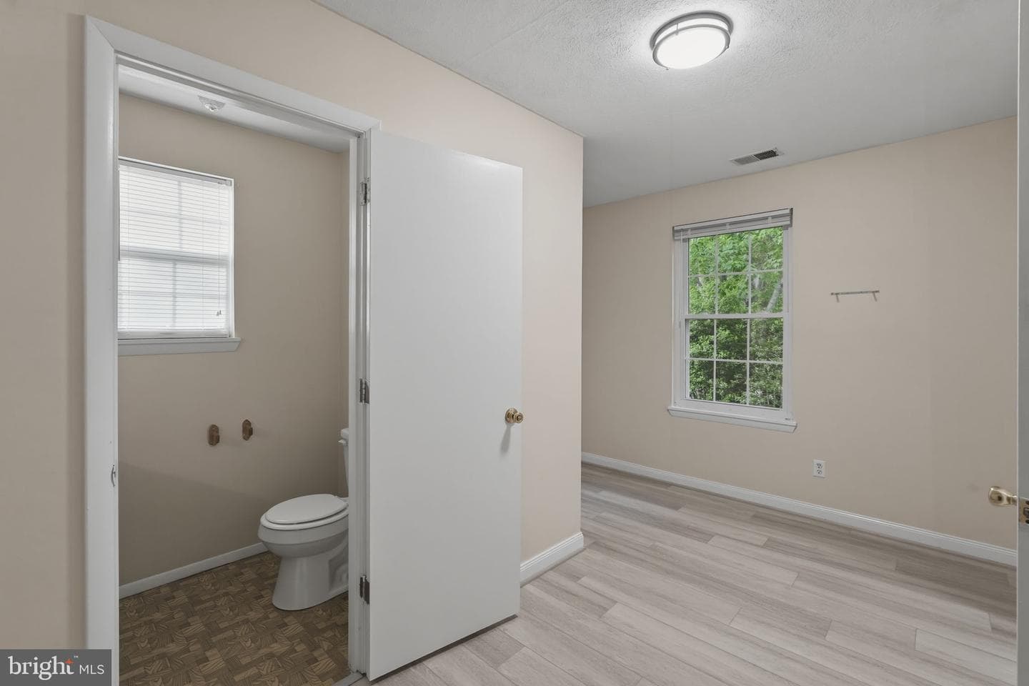 518 Maple Way photo 16