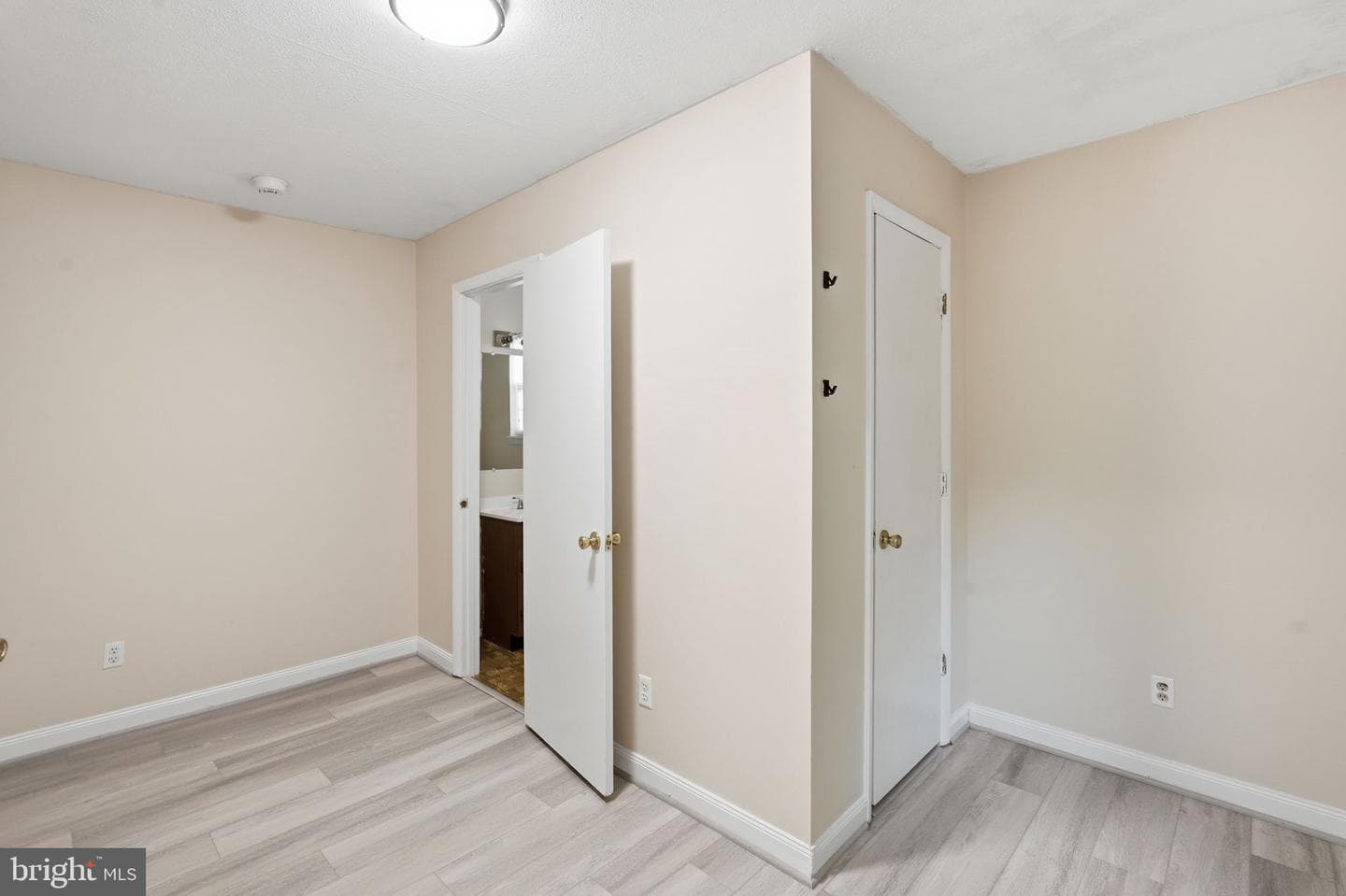 518 Maple Way photo 8