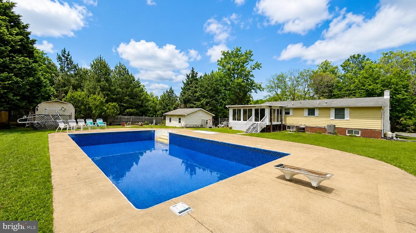11995 Rousby Hall Road, Lusby