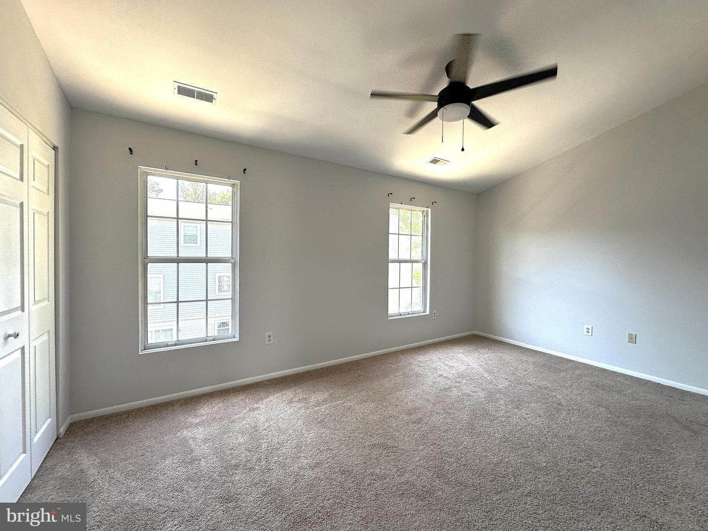 9422 Sea Breeze Court photo 13