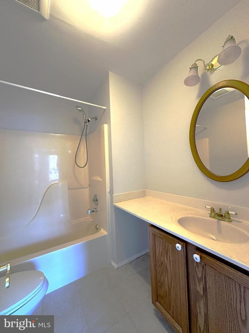 9422 Sea Breeze Court photo 16