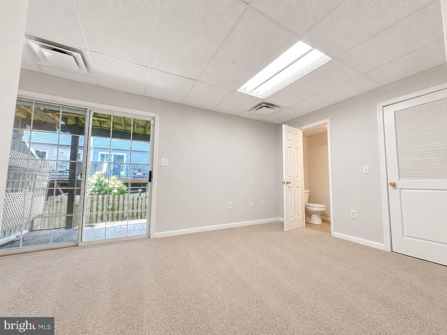 9422 Sea Breeze Court photo 2