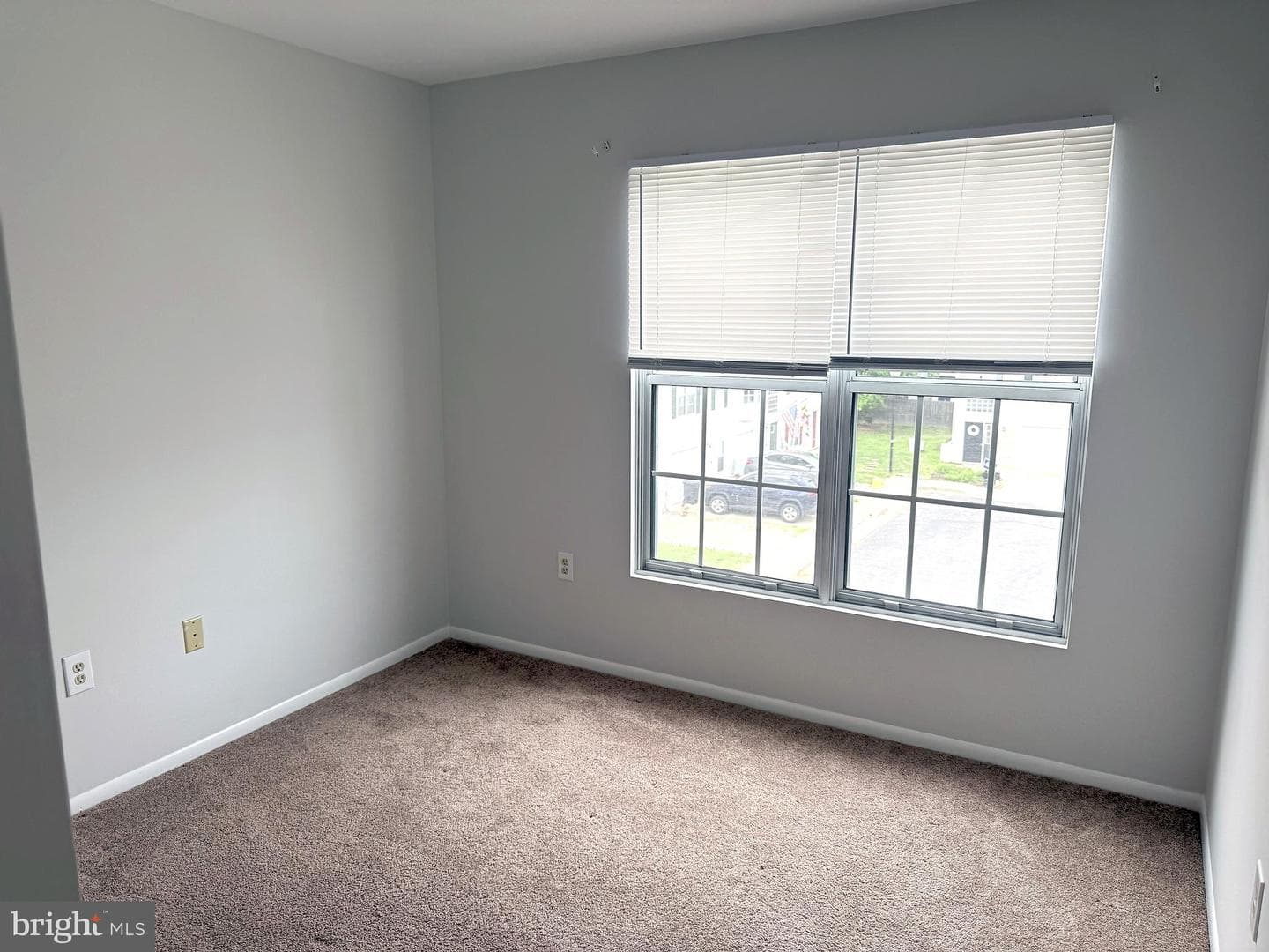 9422 Sea Breeze Court photo 23
