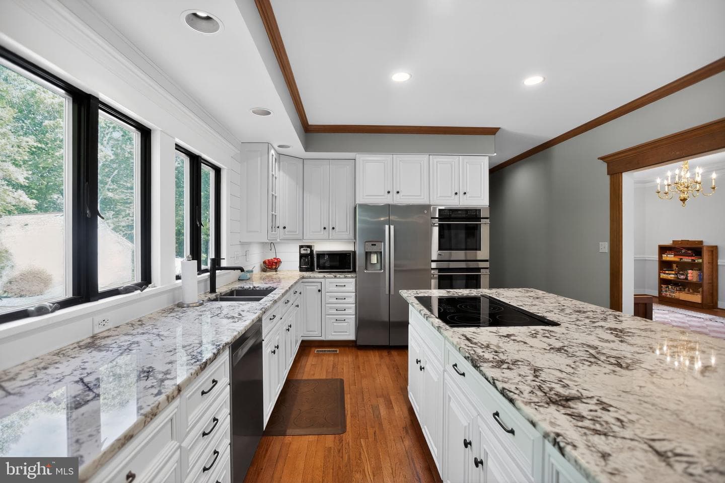 6921 Bond Street photo 16