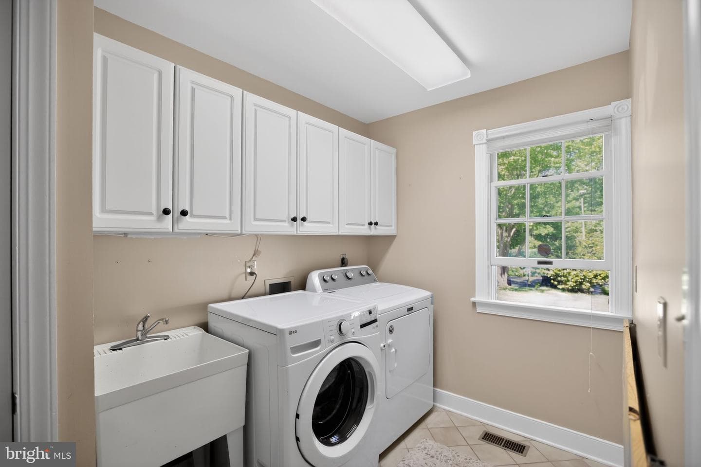 6921 Bond Street photo 25