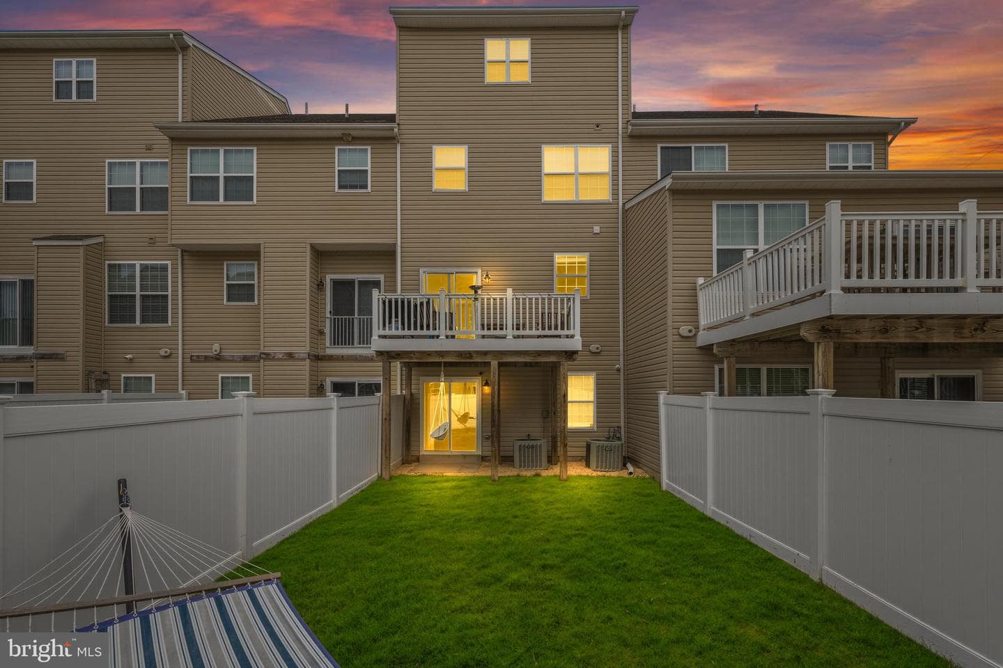 121 Polo Way photo 43