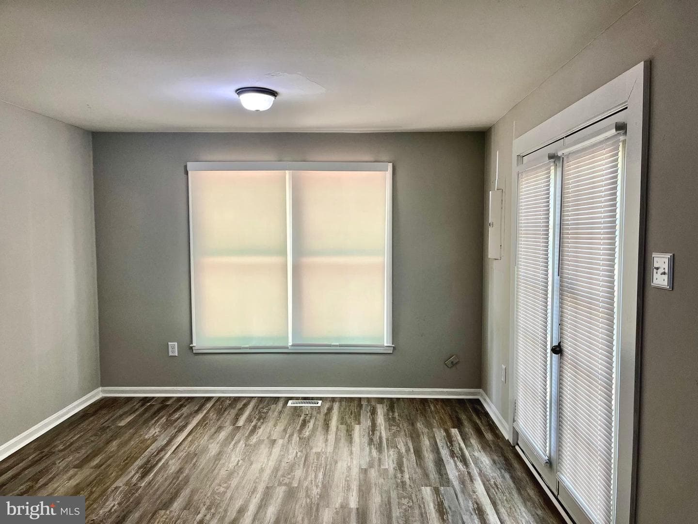 991 Crystal Rock Road photo 3