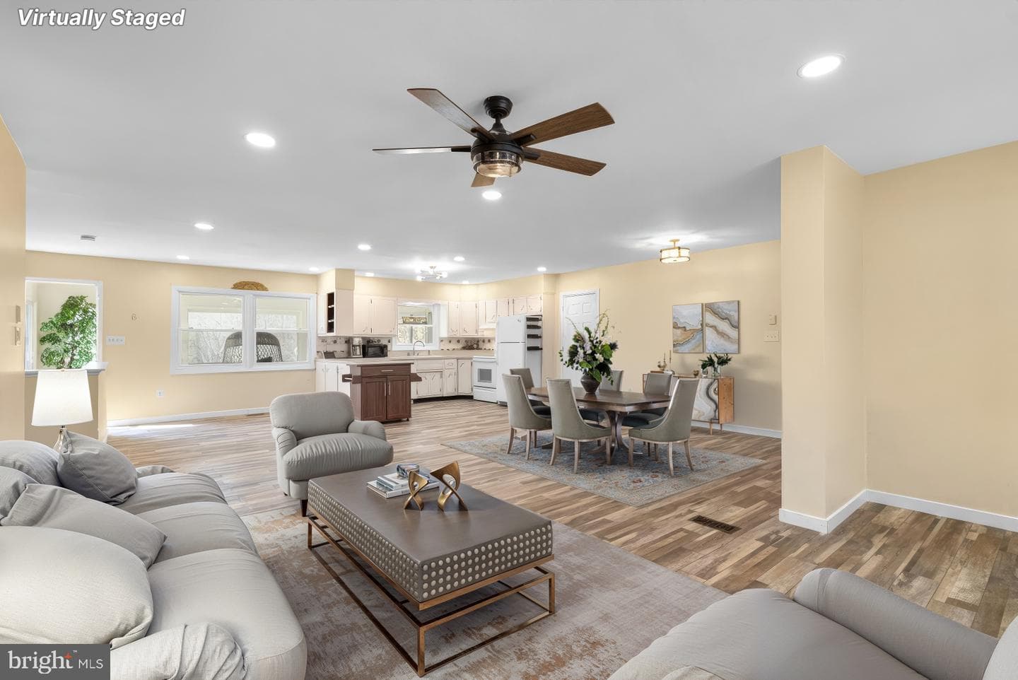278 Valerie Lane photo 3