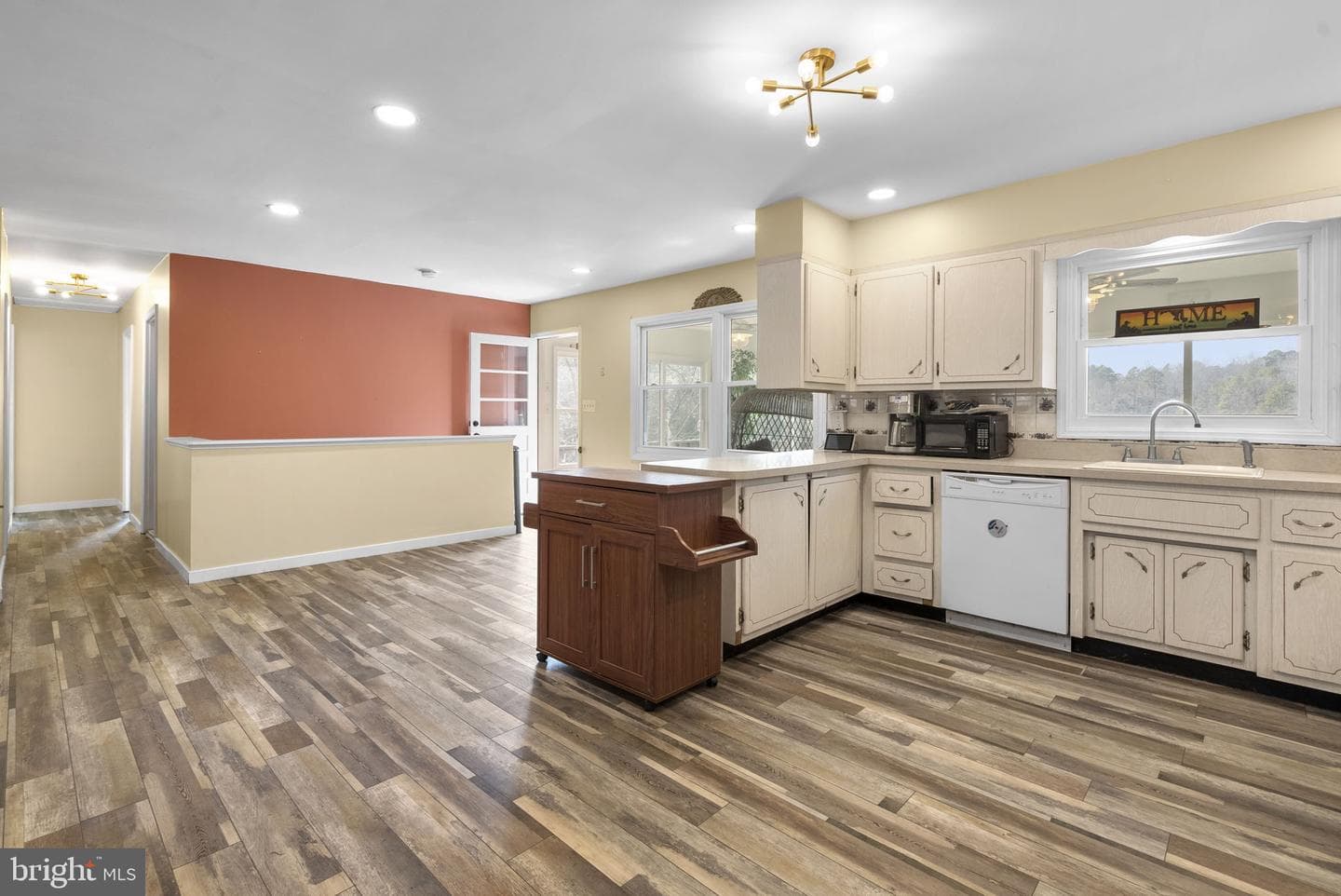 278 Valerie Lane photo 6