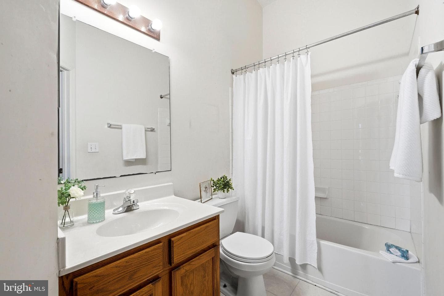 3332 Silverton Lane photo 28