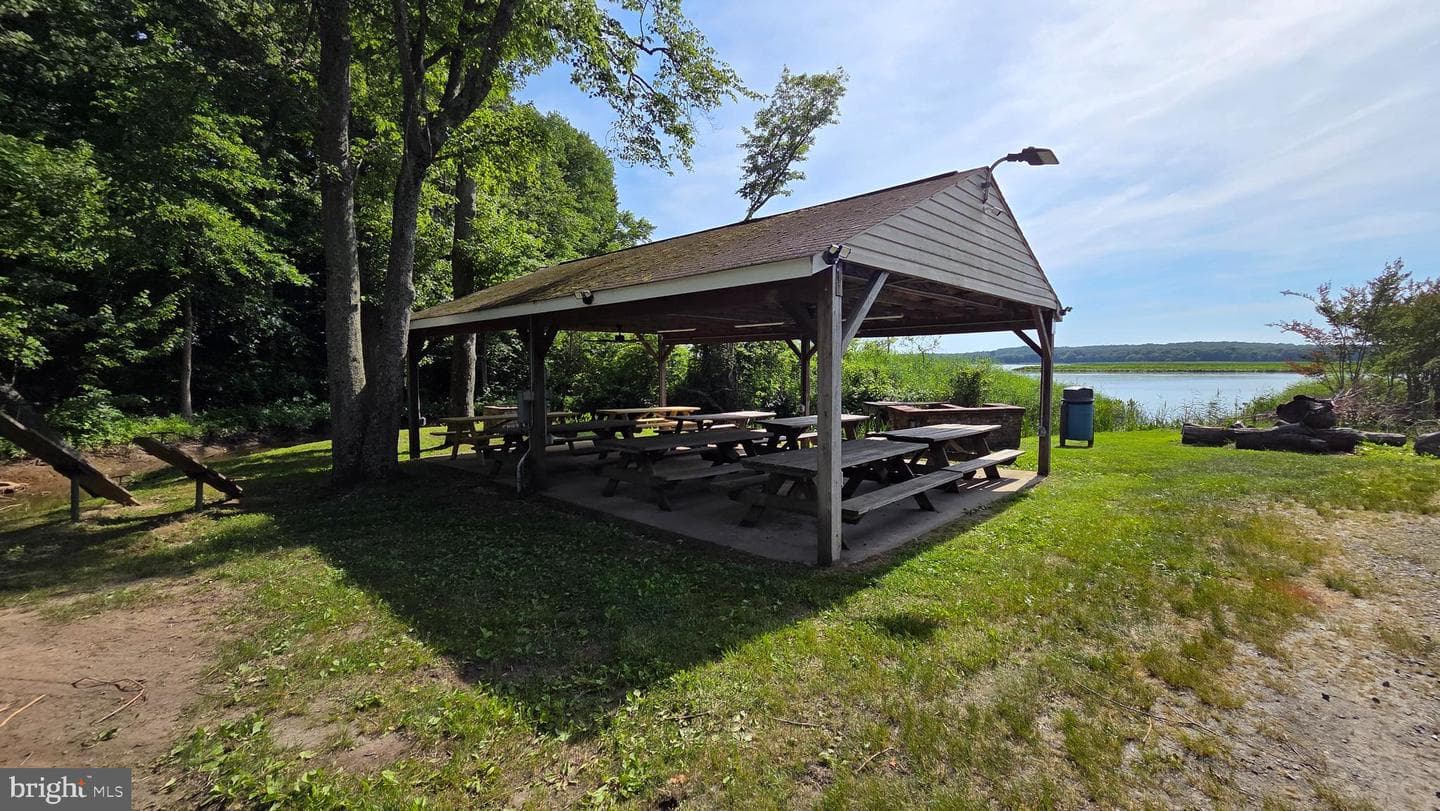 3901 Lakeside Ct photo 102