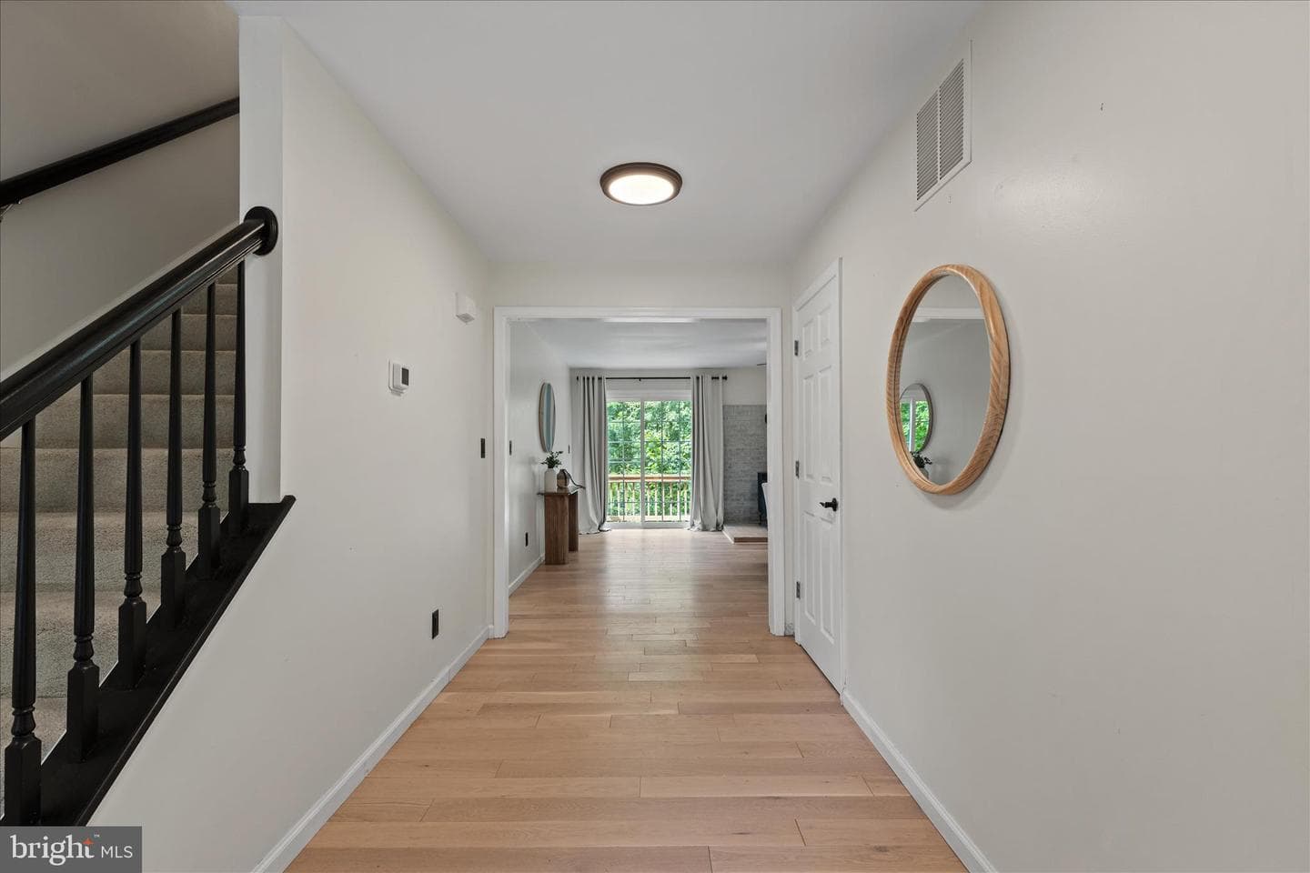 2731 Vivians Way photo 3