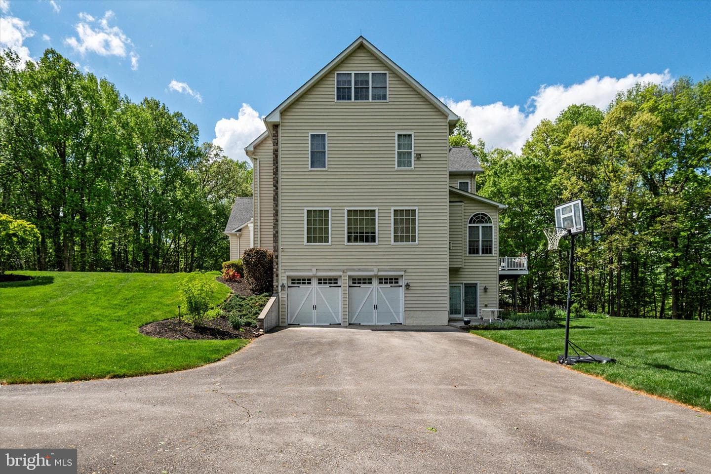 3740 Larkview Court photo 9