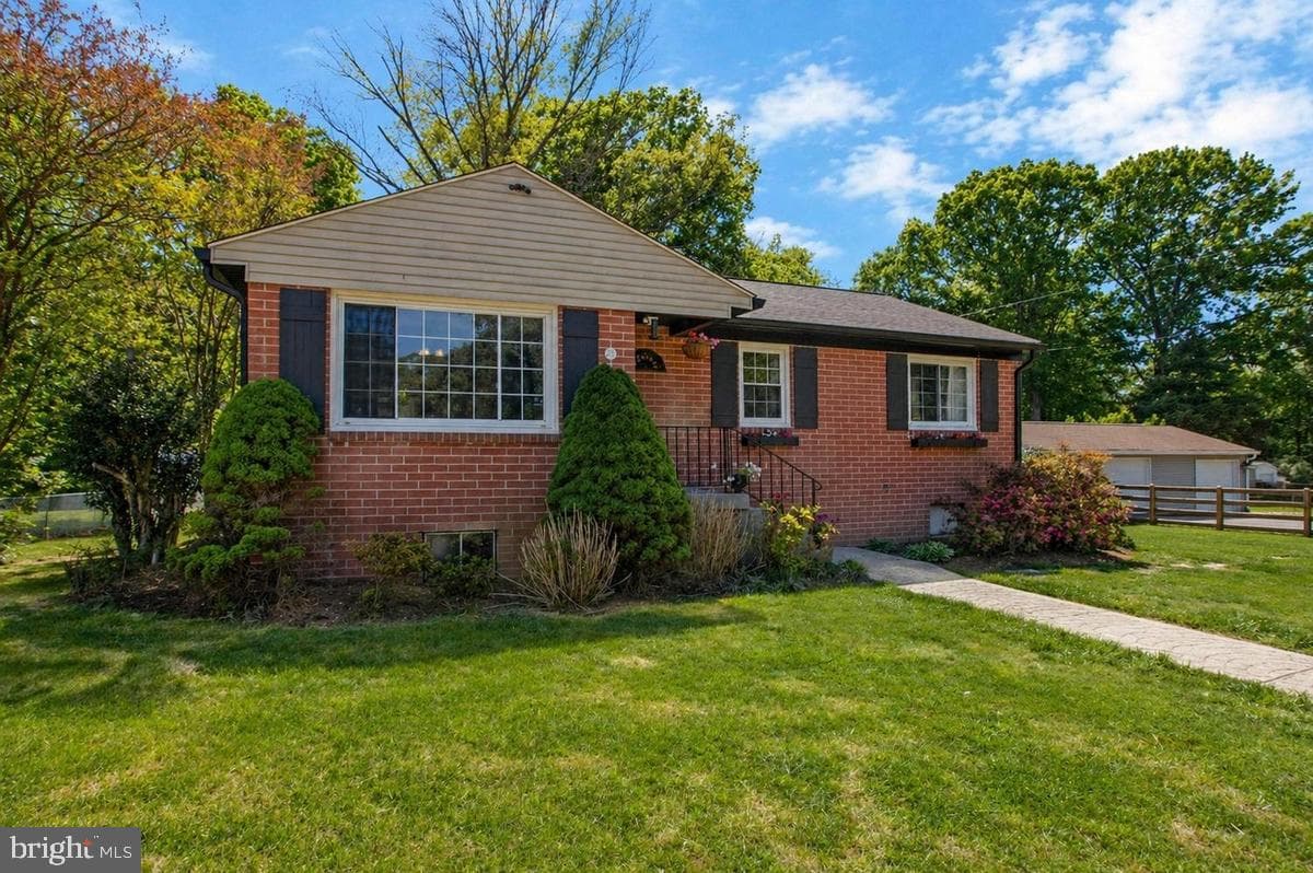 24 Robshire Manor Road, Huntingtown