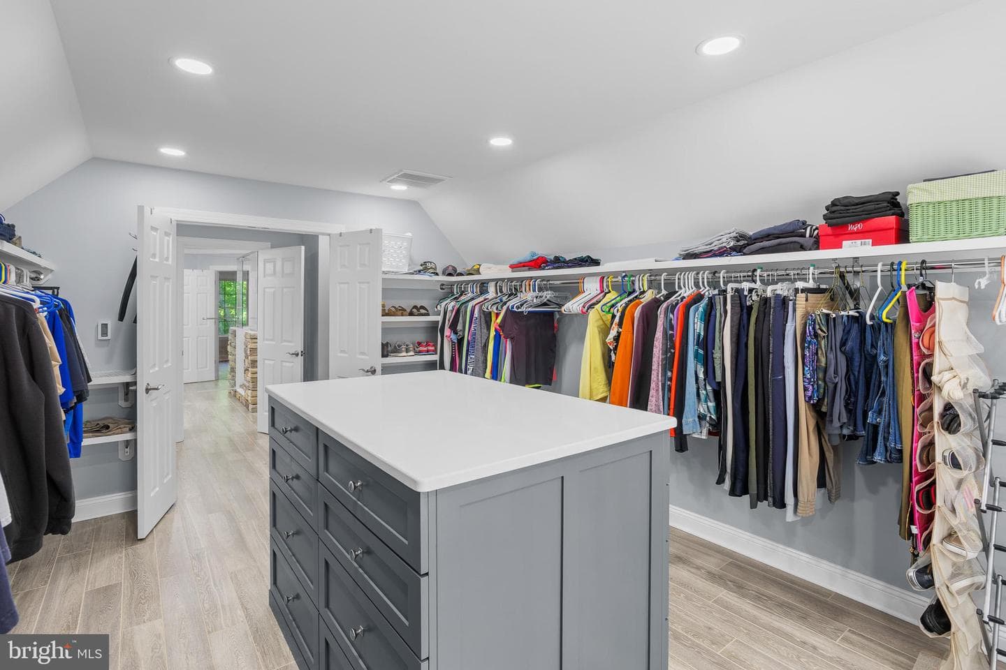 9350 Baker Street photo 51