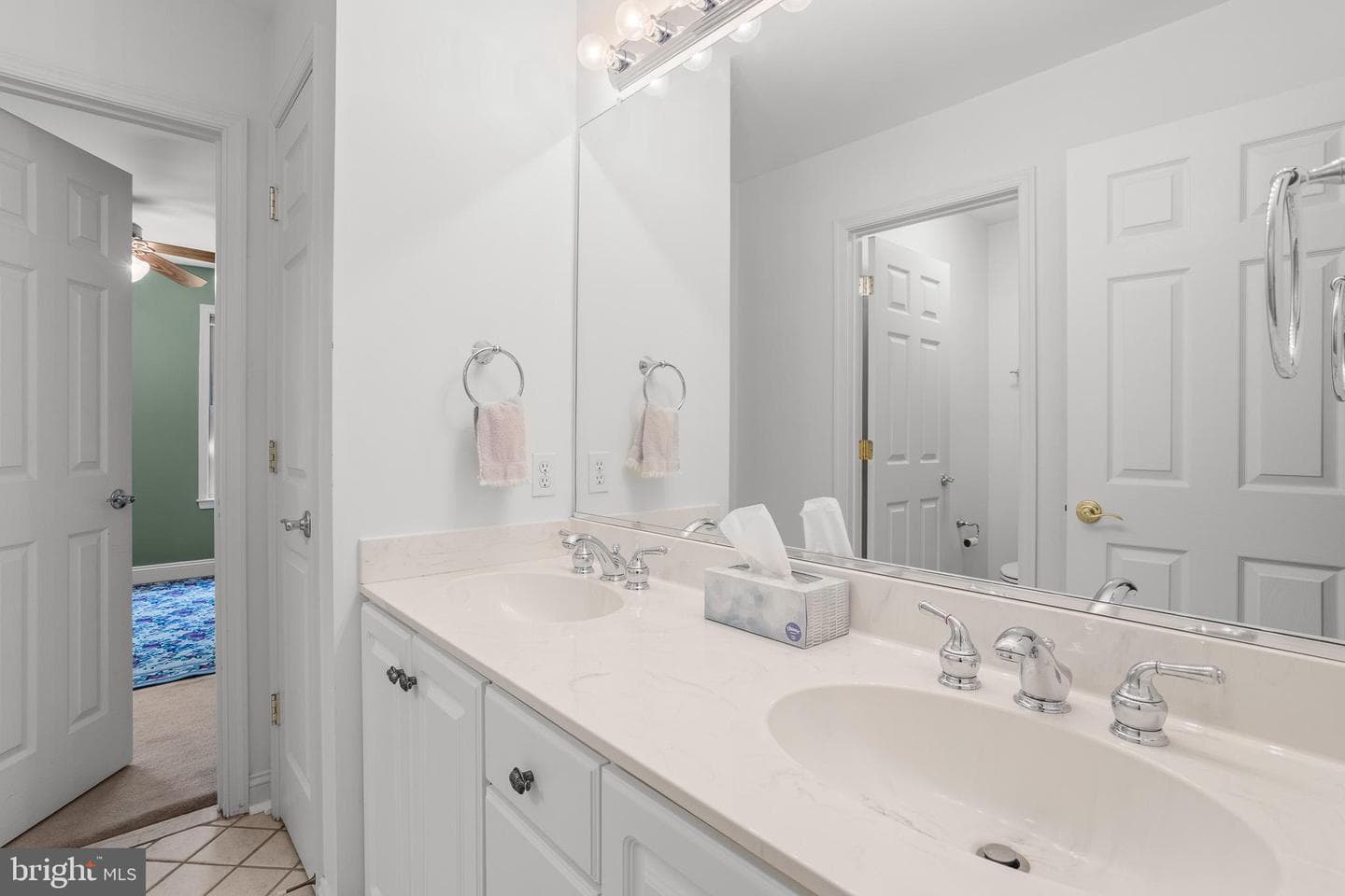 9350 Baker Street photo 57