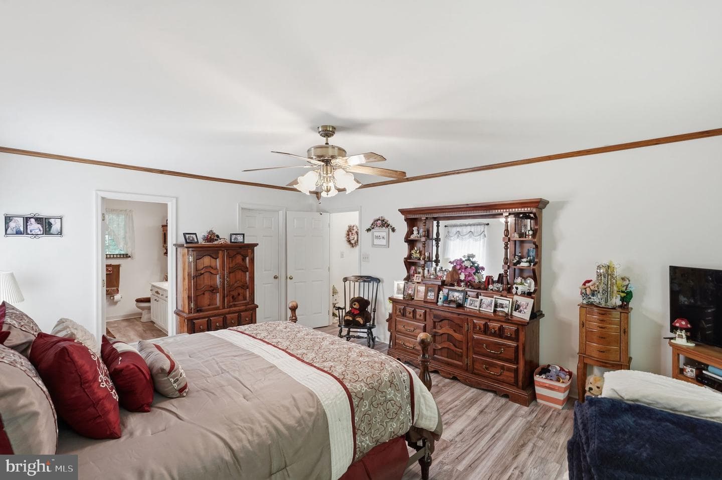 4010 Beach Drive photo 17